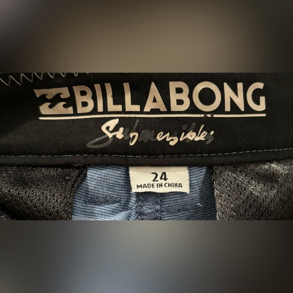 Billabong | 24 Waist Submersibles Board Shorts - Picture 4 of 5